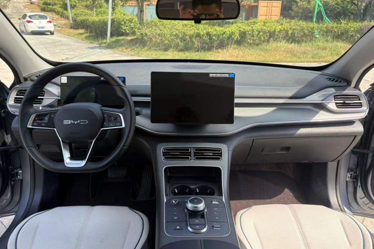 Used BYD Destroyer 05 2024 HONOR Edition DM-i 55KM Luxury Model Interior 2
