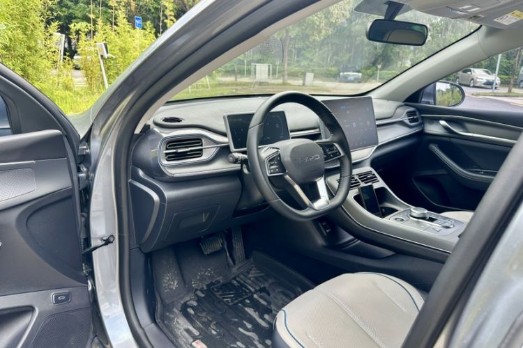 Used BYD Destroyer 05 2024 HONOR Edition DM-i 55KM Luxury Model Interior 2
