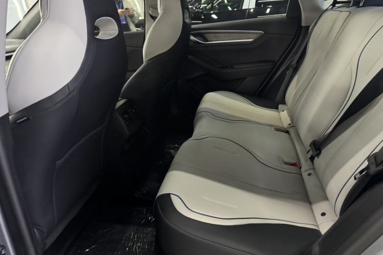 Used BYD Destroyer 05 2024 HONOR Edition DM-i 55KM Luxury Model Interior 3