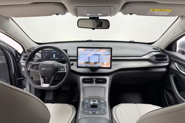 Used BYD Destroyer 05 2024 HONOR Edition DM-i 55KM Luxury Model Interior 3