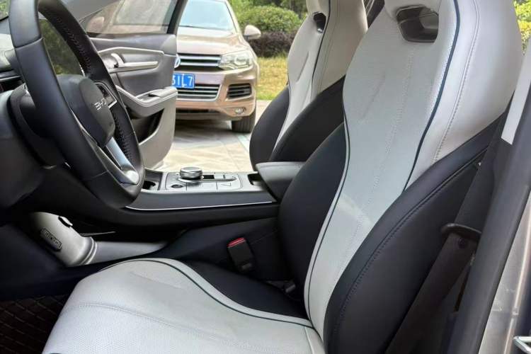 Used BYD Destroyer 05 2024 HONOR Edition DM-i 55KM Luxury Model Interior 3