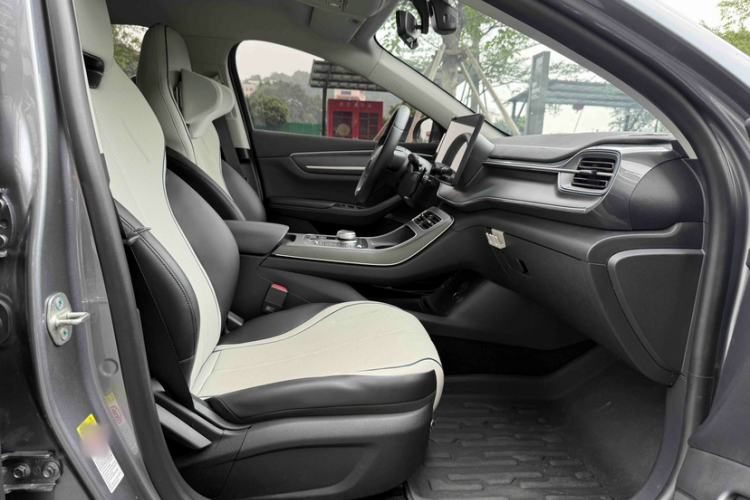 Used BYD Destroyer 05 2024 HONOR Edition DM-i 55KM Luxury Model Interior 4