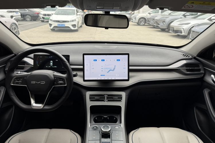 Used BYD Destroyer 05 2024 HONOR Edition DM-i 55KM Luxury Model Interior 4