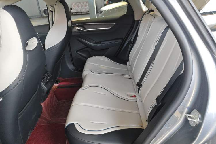 Used BYD Destroyer 05 2024 Honor Edition DM-i 120KM Luxury Model Interior 4