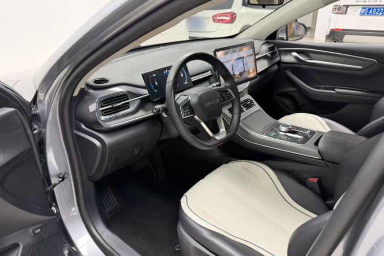 Used BYD Destroyer 05 2024 HONOR Edition DM-i 55KM Luxury Model Interior 4