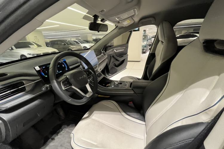 Used BYD Destroyer 05 2024 HONOR Edition DM-i 55KM Luxury Model Interior 5