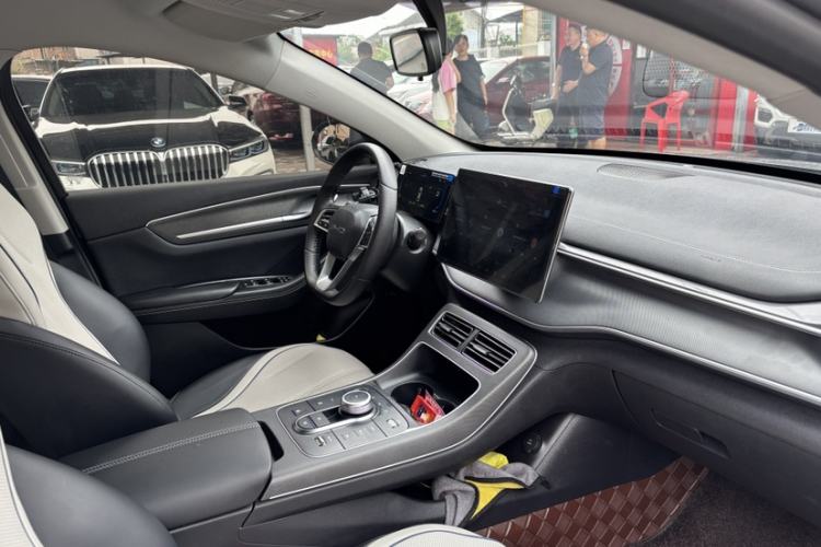 Used BYD Destroyer 05 2024 HONOR Edition DM-i 55KM Luxury Model Interior 5