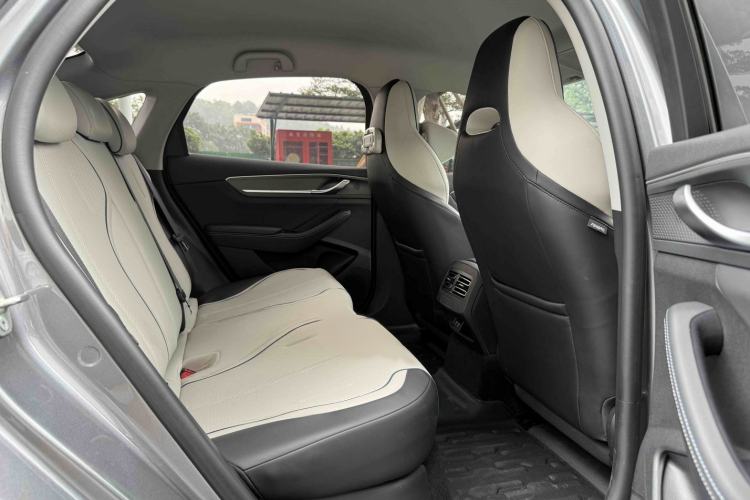 Used BYD Destroyer 05 2024 HONOR Edition DM-i 55KM Luxury Model Interior 6