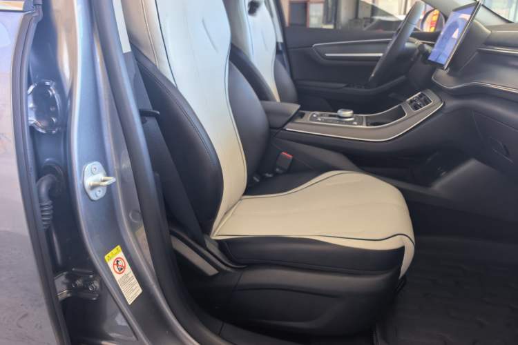 Used BYD Destroyer 05 2024 HONOR Edition DM-i 55KM Luxury Model Interior 6