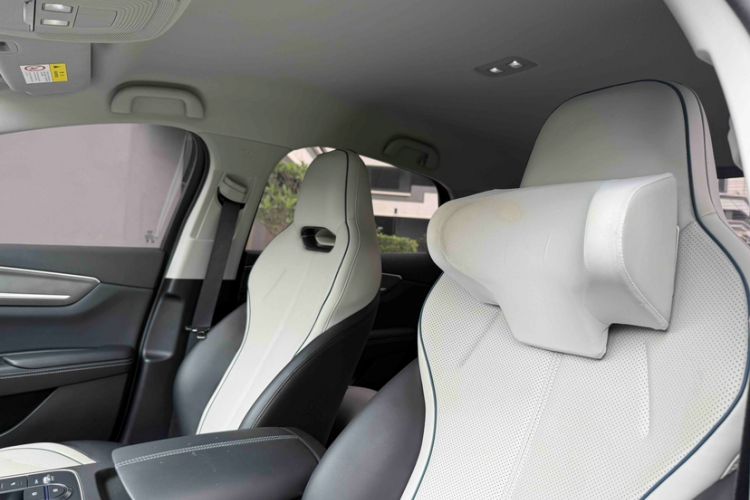 Used BYD Destroyer 05 2024 HONOR Edition DM-i 55KM Luxury Model Interior 7