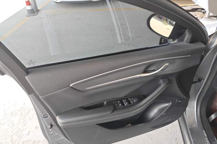 Used BYD Destroyer 05 2024 Honor Edition DM-i 120KM Luxury Model Interior 7