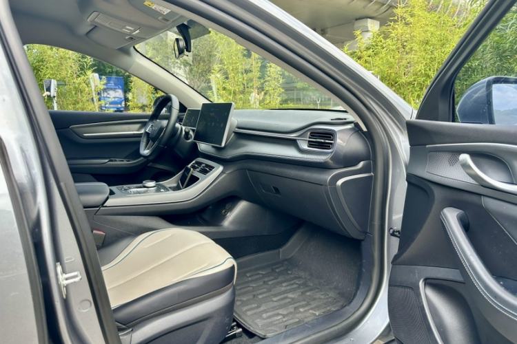 Used BYD Destroyer 05 2024 HONOR Edition DM-i 55KM Luxury Model Interior 8