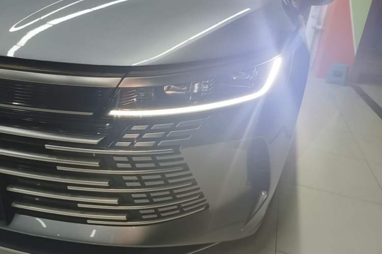 Used BYD Destroyer 05 2024 HONOR Edition DM-i 55KM Luxury Model Left Front Headlight