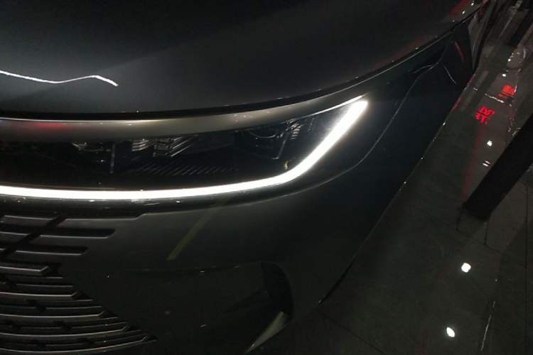 Used BYD Destroyer 05 2024 HONOR Edition DM-i 55KM Luxury Model Left Front Headlight
