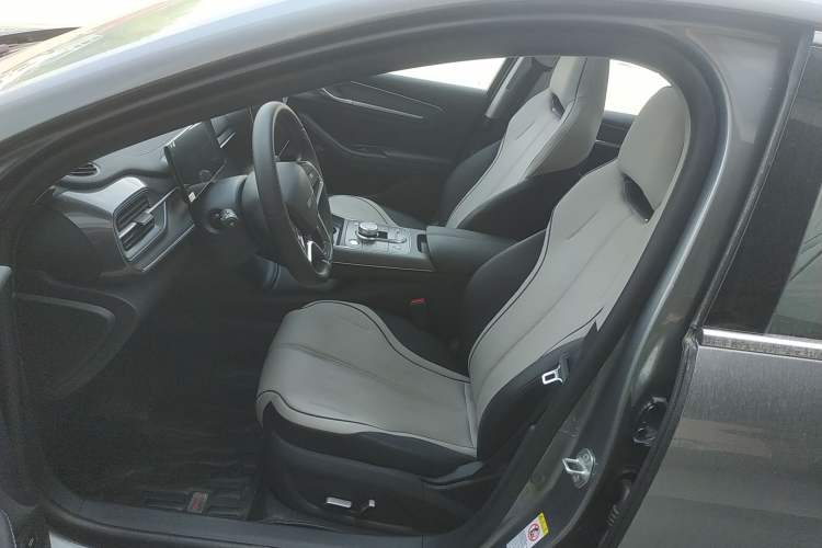 Used BYD Destroyer 05 2024 HONOR Edition DM-i 120KM Flagship Model Left Front Seat
