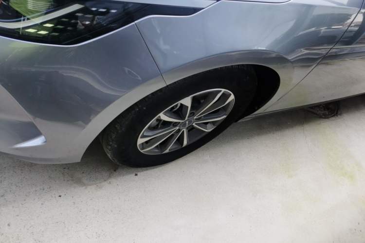 Used BYD Destroyer 05 2024 HONOR Edition DM-i 55KM Luxury Model Left Front Wheel Hub