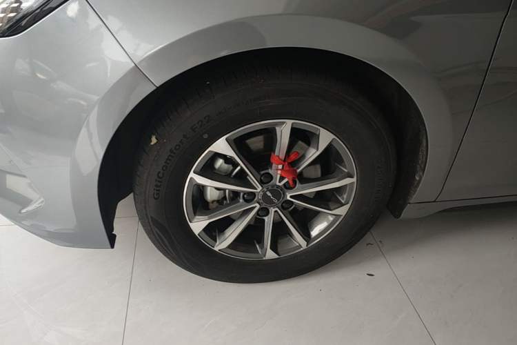 Used BYD Destroyer 05 2024 HONOR Edition DM-i 55KM Luxury Model Left Front Wheel Hub