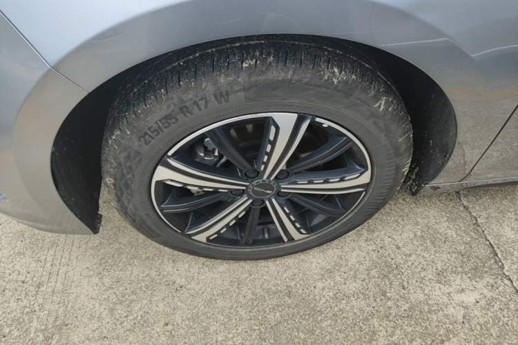 Used BYD Destroyer 05 2024 Honor Edition DM-i 120KM Luxury Model Left Front Wheel Hub