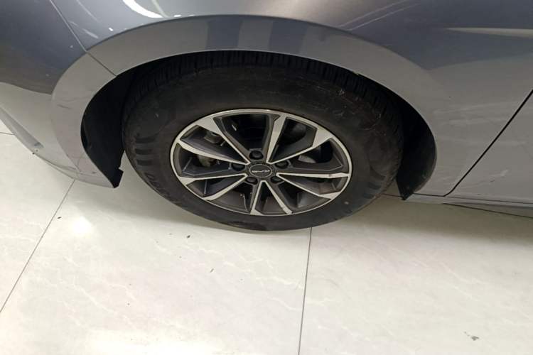 Used BYD Destroyer 05 2024 HONOR Edition DM-i 55KM Luxury Model Left Front Wheel Hub