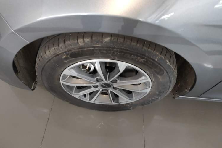 Used BYD Destroyer 05 2024 HONOR Edition DM-i 55KM Luxury Model Left Front Wheel Hub