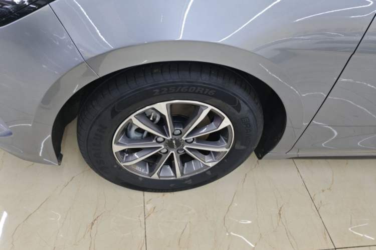 Used BYD Destroyer 05 2024 HONOR Edition DM-i 55KM Luxury Model Left Front Wheel Hub