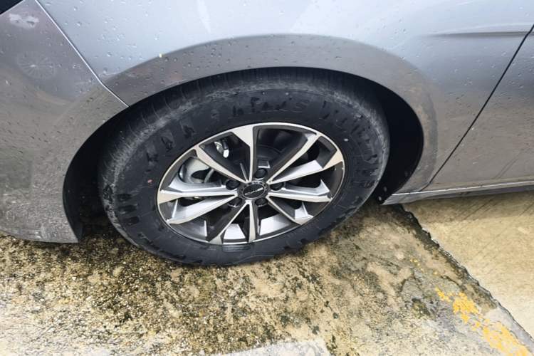 Used BYD Destroyer 05 2024 HONOR Edition DM-i 55KM Luxury Model Left Front Wheel Hub
