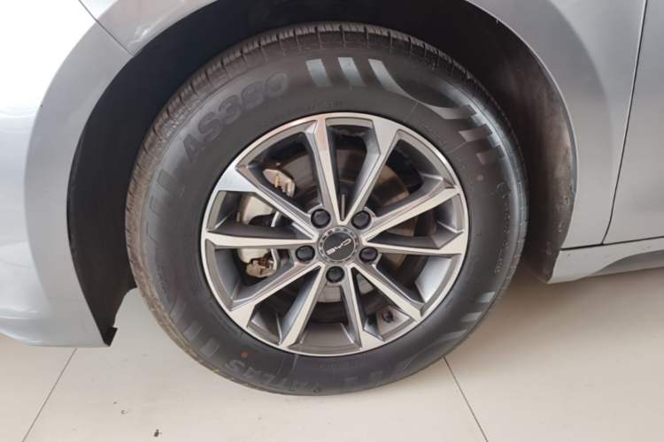 Used BYD Destroyer 05 2024 HONOR Edition DM-i 55KM Luxury Model Left Front Wheel Hub
