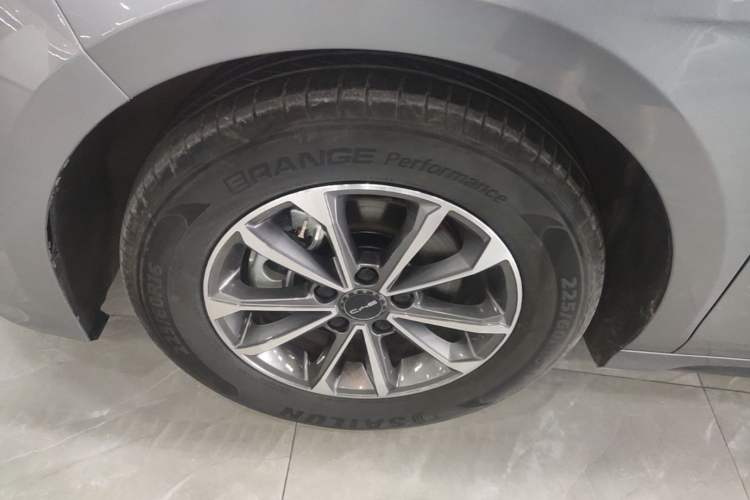 Used BYD Destroyer 05 2024 HONOR Edition DM-i 55KM Luxury Model Left Front Wheel Hub
