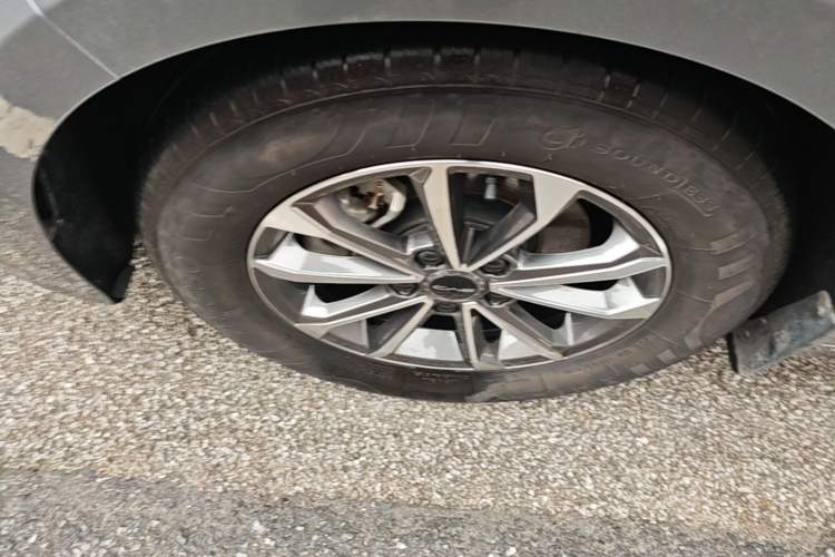Used BYD Destroyer 05 2024 HONOR Edition DM-i 55KM Luxury Model Left Front Wheel Hub
