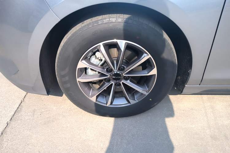 Used BYD Destroyer 05 2024 HONOR Edition DM-i 55KM Luxury Model Left Front Wheel Hub