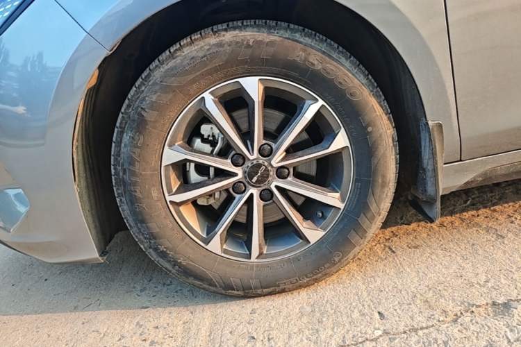 Used BYD Destroyer 05 2024 HONOR Edition DM-i 55KM Luxury Model Left Front Wheel Hub