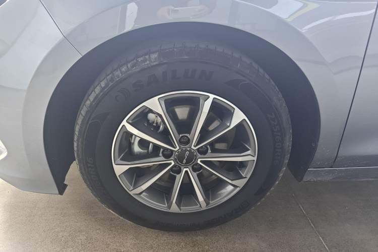 Used BYD Destroyer 05 2024 HONOR Edition DM-i 55KM Luxury Model Left Front Wheel Hub