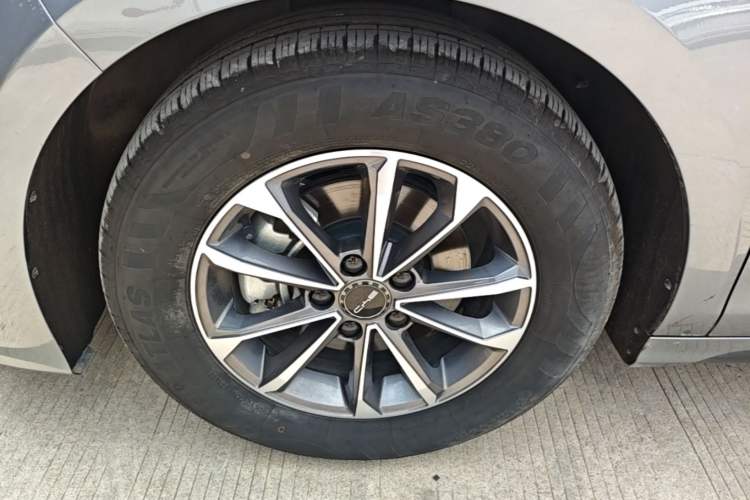 Used BYD Destroyer 05 2024 HONOR Edition DM-i 55KM Luxury Model Left Front Wheel Hub