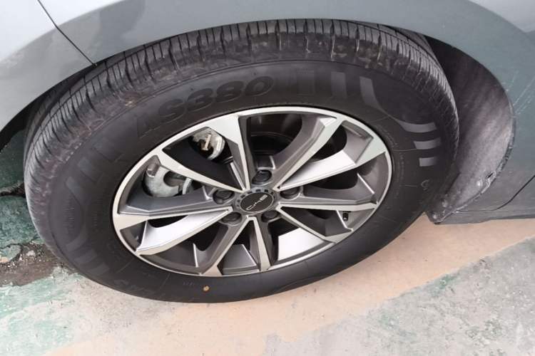 Used BYD Destroyer 05 2024 HONOR Edition DM-i 55KM Luxury Model Left Front Wheel Hub