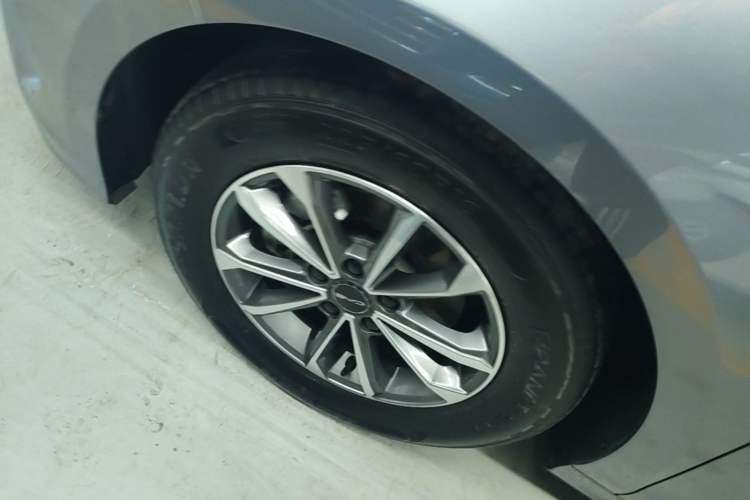 Used BYD Destroyer 05 2024 HONOR Edition DM-i 55KM Luxury Model Left Front Wheel Hub