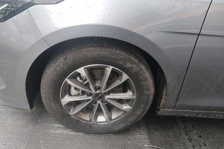 Used BYD Destroyer 05 2024 HONOR Edition DM-i 55KM Luxury Model Left Front Wheel Hub