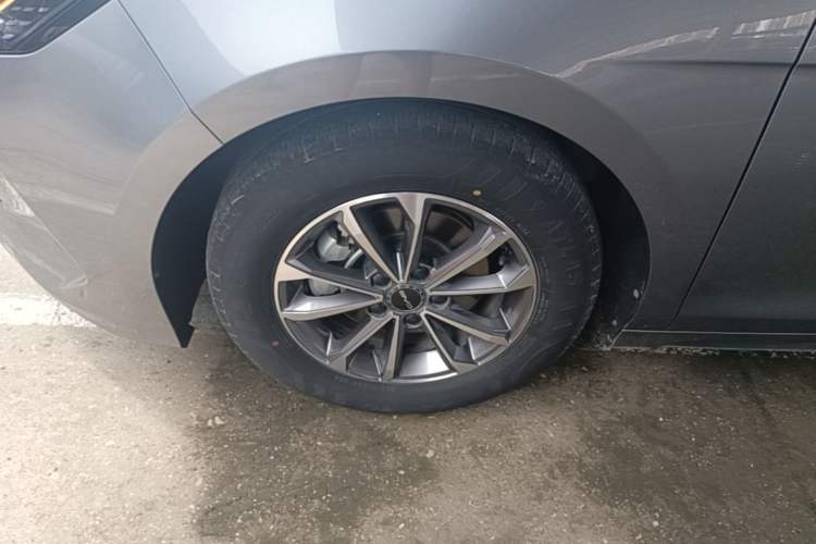 Used BYD Destroyer 05 2024 HONOR Edition DM-i 55KM Luxury Model Left Front Wheel Hub