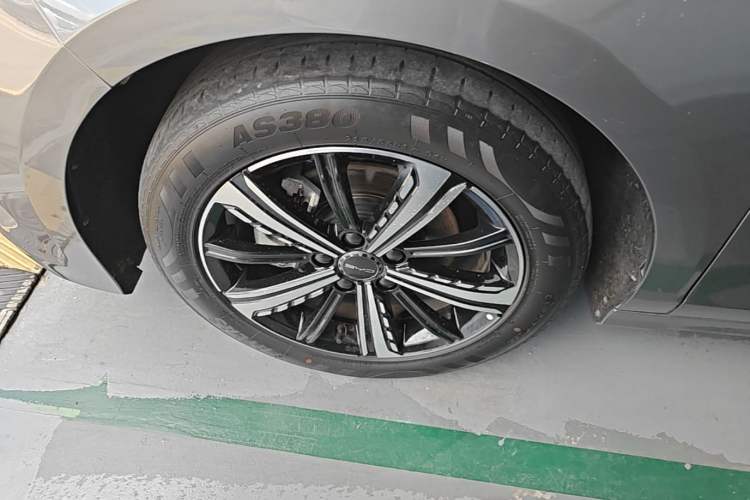 Used BYD Destroyer 05 2024 HONOR Edition DM-i 120KM Prestige Model Left Front Wheel Hub