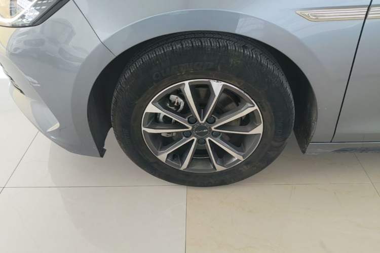 Used BYD Destroyer 05 2024 HONOR Edition DM-i 55KM Luxury Model Left Front Wheel Hub