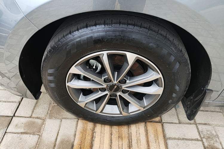 Used BYD Destroyer 05 2024 HONOR Edition DM-i 55KM Luxury Model Left Front Wheel Hub