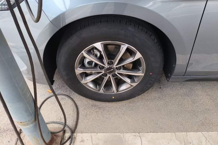 Used BYD Destroyer 05 2024 HONOR Edition DM-i 55KM Luxury Model Left Front Wheel Hub