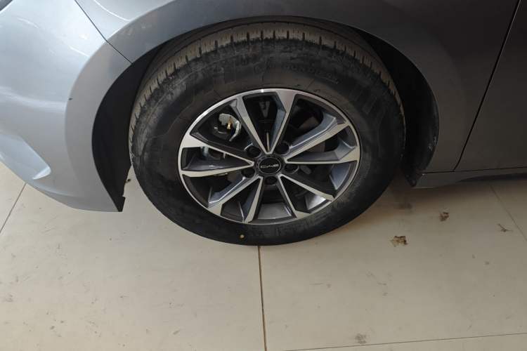 Used BYD Destroyer 05 2024 HONOR Edition DM-i 55KM Luxury Model Left Front Wheel Hub