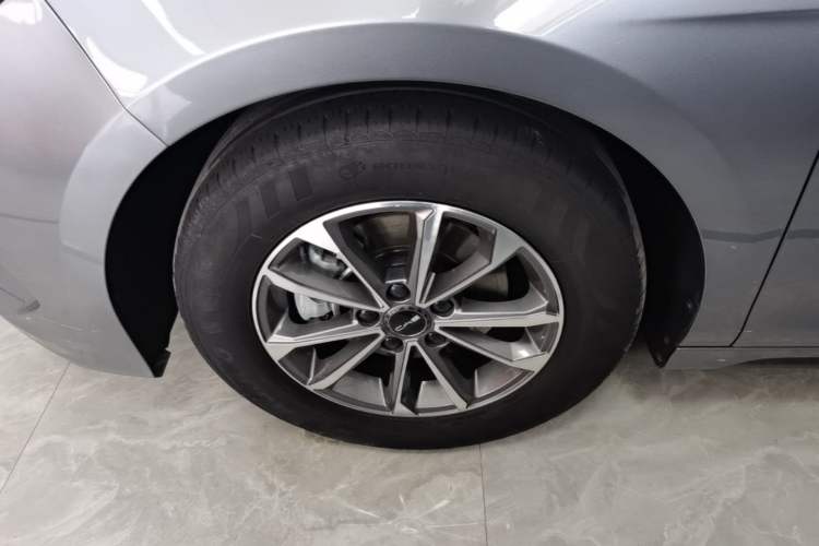 Used BYD Destroyer 05 2024 HONOR Edition DM-i 55KM Luxury Model Left Front Wheel Hub