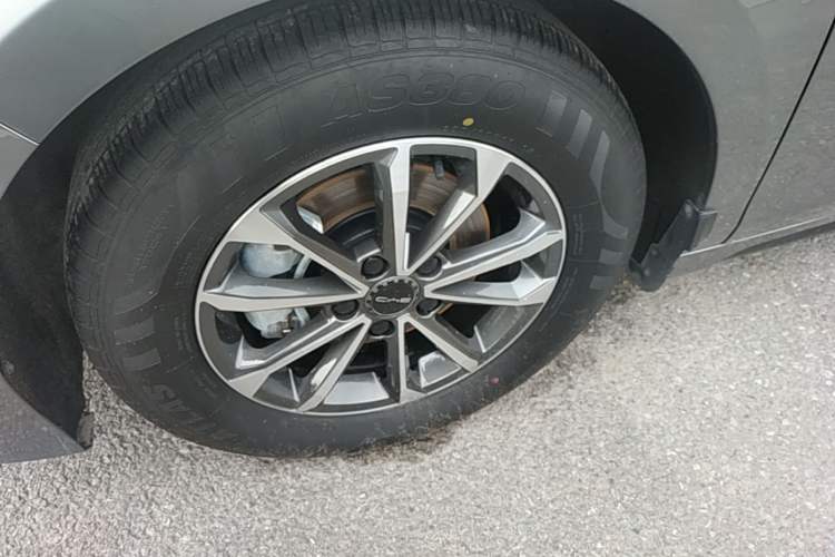 Used BYD Destroyer 05 2024 HONOR Edition DM-i 55KM Luxury Model Left Front Wheel Hub