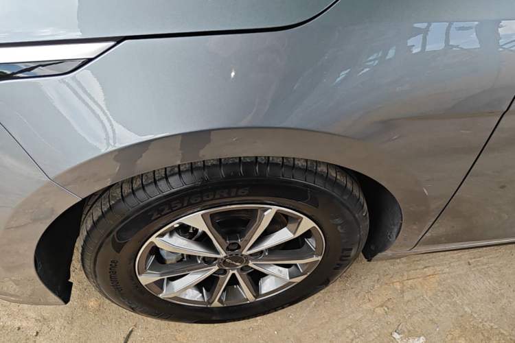 Used BYD Destroyer 05 2024 HONOR Edition DM-i 55KM Luxury Model Left Front Wheel Hub