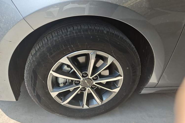 Used BYD Destroyer 05 2024 HONOR Edition DM-i 55KM Luxury Model Left Front Wheel Hub
