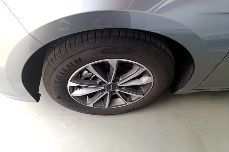 Used BYD Destroyer 05 2024 HONOR Edition DM-i 55KM Luxury Model Left Front Wheel Hub