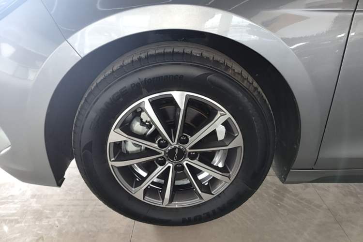 Used BYD Destroyer 05 2024 HONOR Edition DM-i 55KM Luxury Model Left Front Wheel Hub
