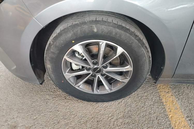Used BYD Destroyer 05 2024 HONOR Edition DM-i 55KM Luxury Model Left Front Wheel Hub