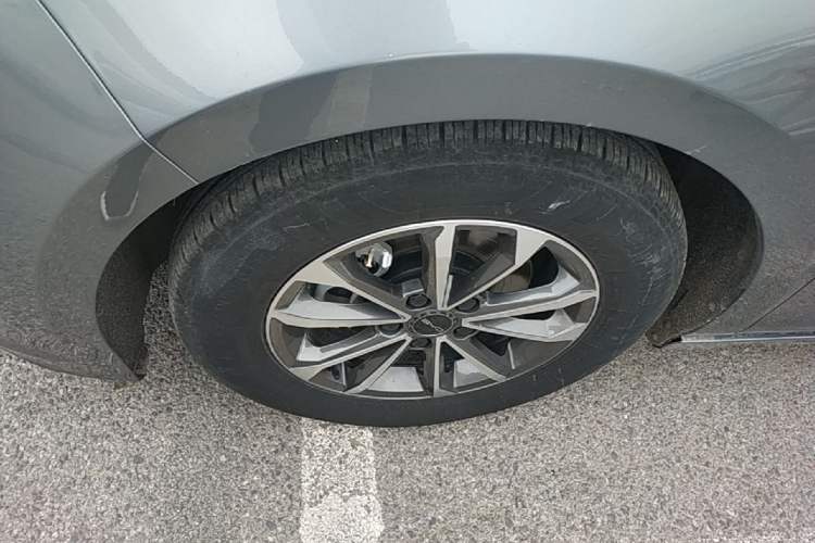 Used BYD Destroyer 05 2024 HONOR Edition DM-i 55KM Luxury Model Left Front Wheel Hub
